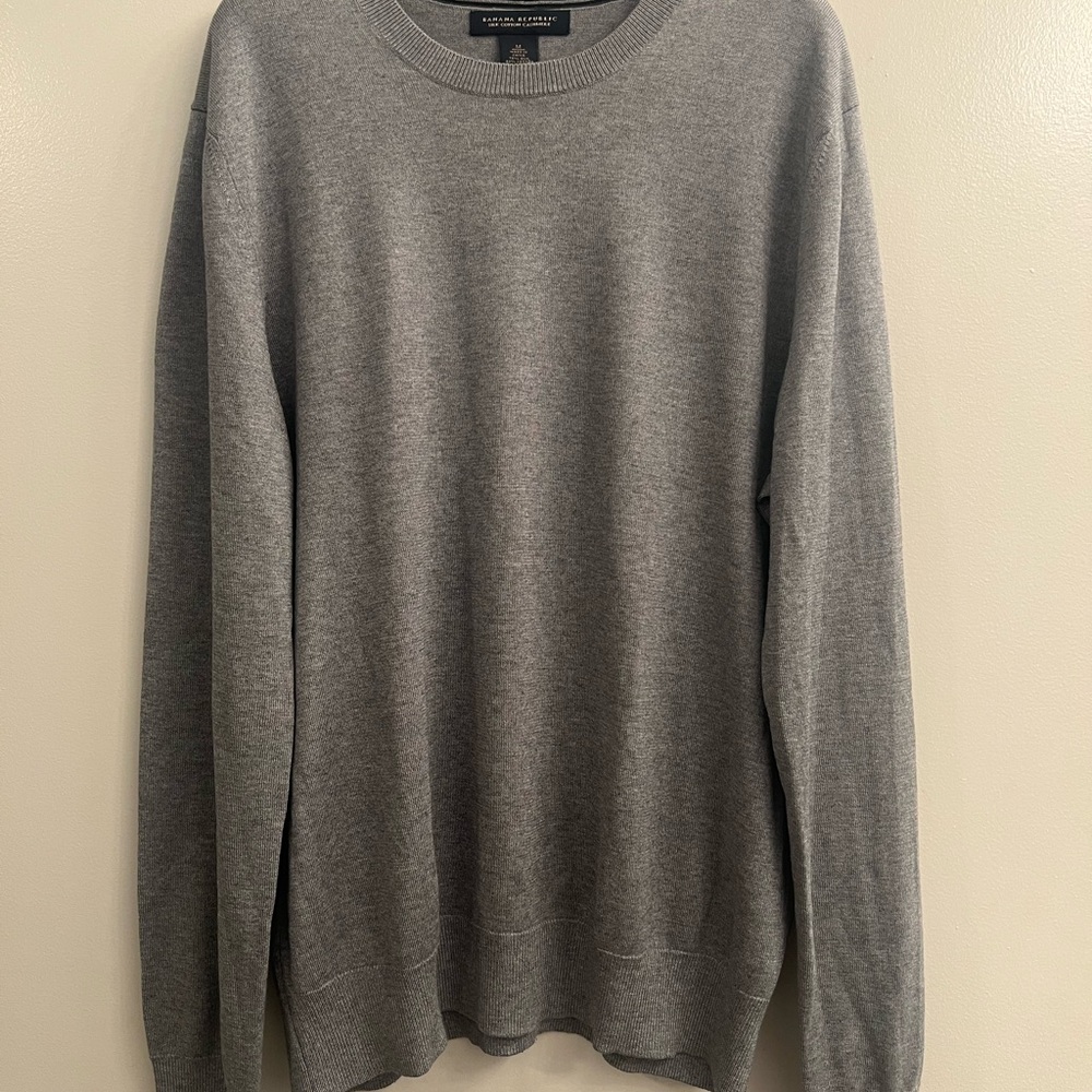 Banana Republic Men's Gray Silk Cashmere crew neck Sweater